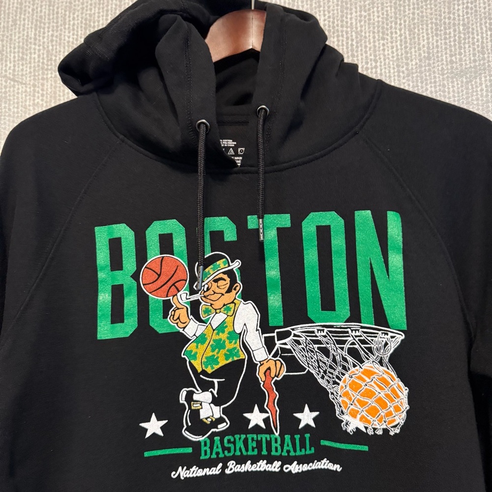 NBA Boston Celtics Basketball Hoodie Sweater Womens Size Medium Black Fleece